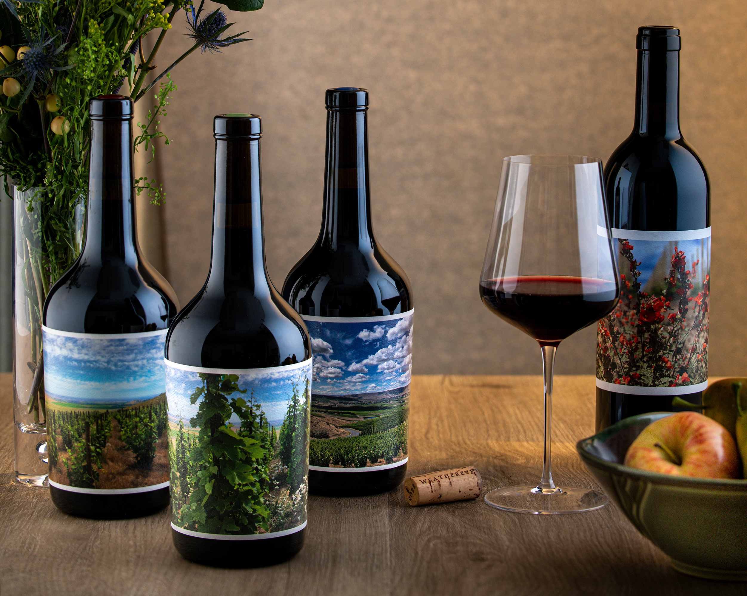 WEATHEREYE-LR-2564-Table2_Reds_Wine_Zoom_Horizontal