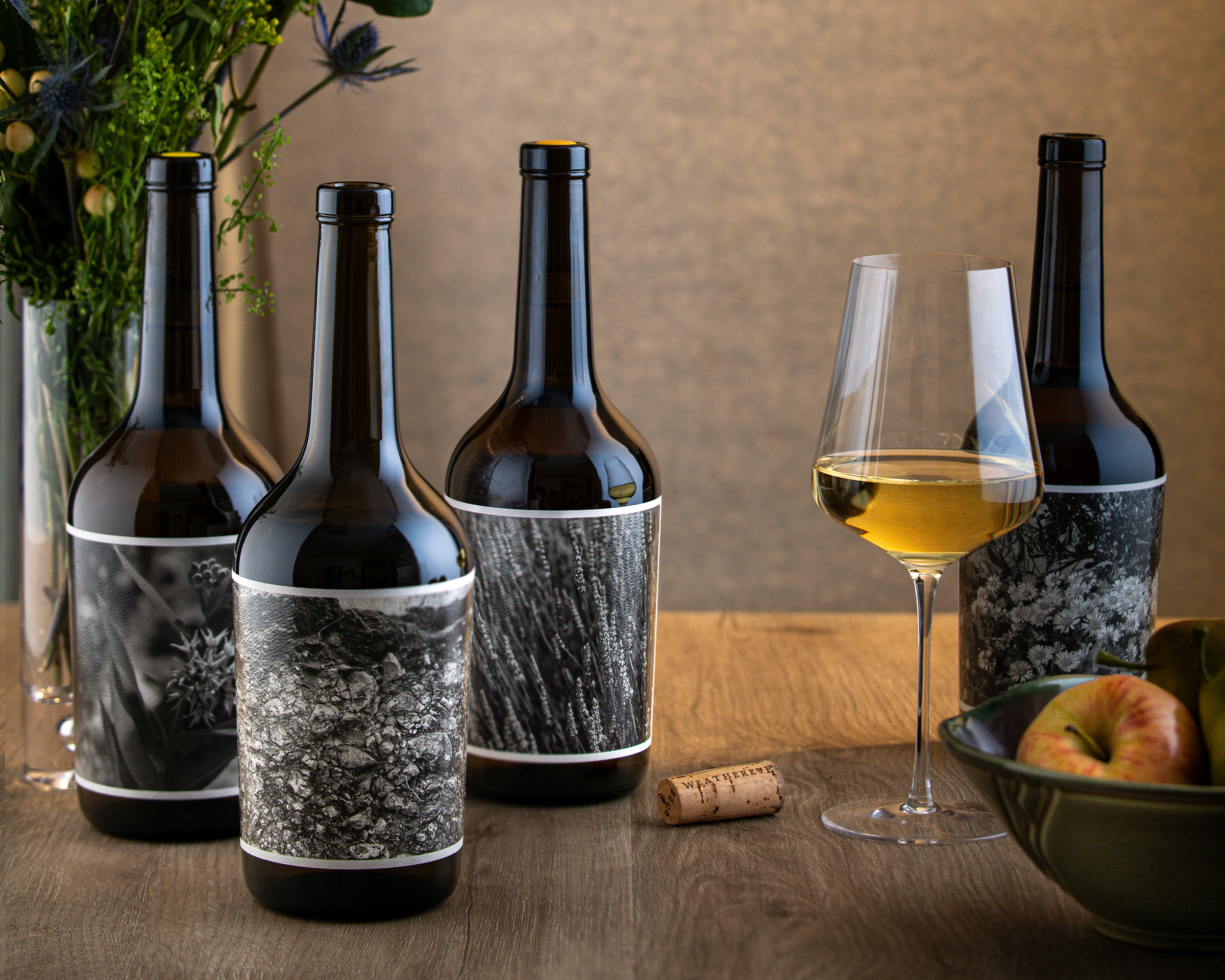 WEATHEREYE-LR-2564-Table_Whites_Wine_Zoom_Horizontal