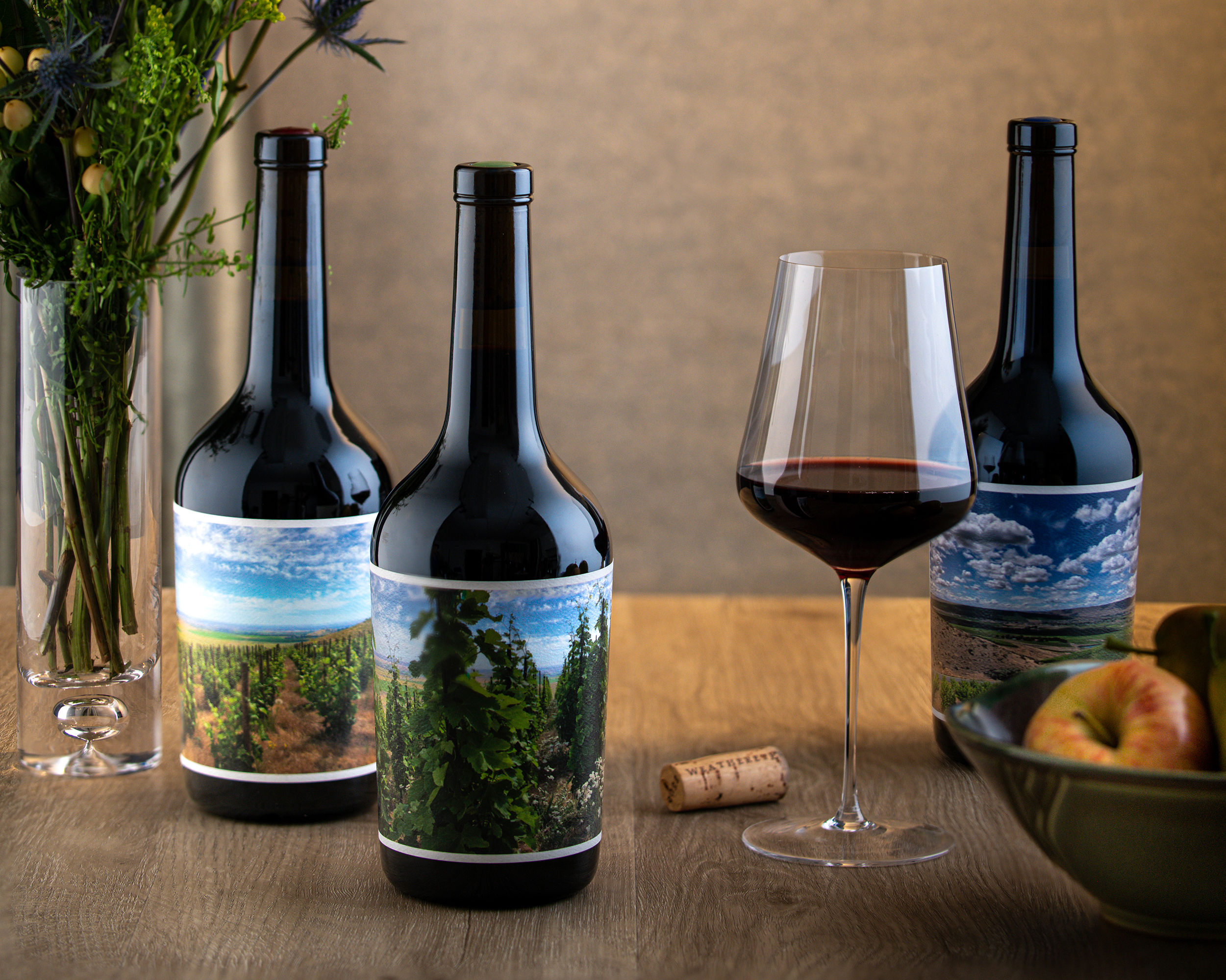WEATHEREYE-LR-2582-Table_Reds_Wine_Zoom_Horizontal